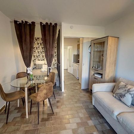 "Les Voiles" Hyeres Apartment Bagian luar foto