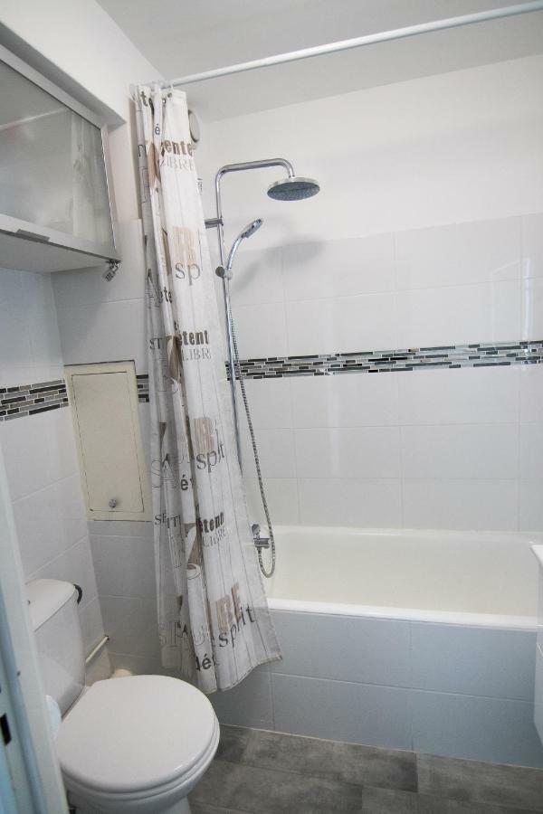 "Les Voiles" Hyeres Apartment Bagian luar foto