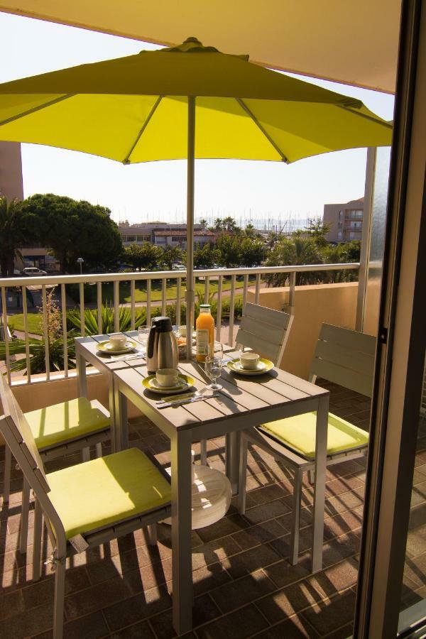 "Les Voiles" Hyeres Apartment Bagian luar foto